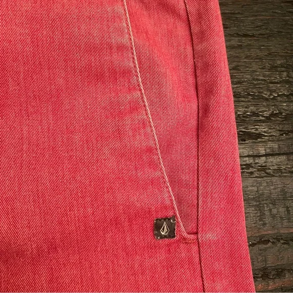 Volcom men’s shorts red size 38 - Picture 4 of 8